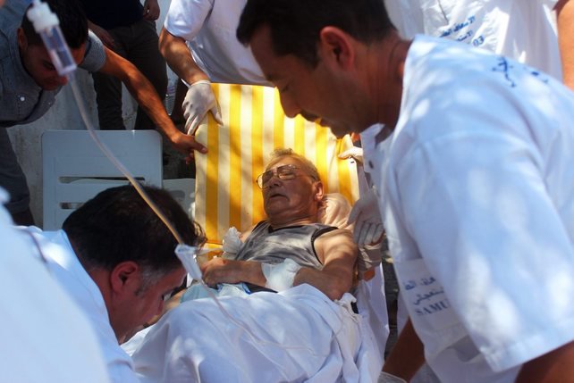 Des milliers de touristes fuient la Tunisie suite au carnage © Keystone