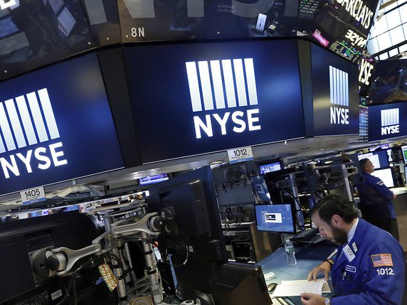 La Bourse de New York a terminé la semaine en baisse. © KEYSTONE/AP/RICHARD DREW