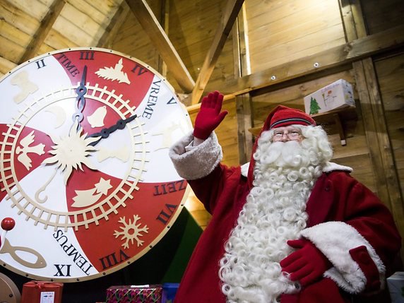 Malgré son âge, le Père Noël se porte bien. Selon l'Aftonbladet, il est né le 12 décembre 1788. © KEYSTONE/EPA MTI/ZOLTAN BALOGH