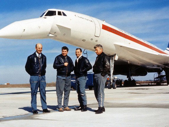 Le chef-pilote du vol d'essai du Concorde en 1969, André Turcat, tout à gauche (archives). © /AP SIPA