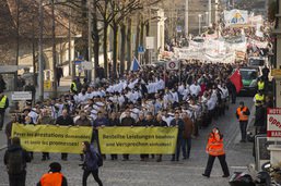 Près de 10'000 paysans manifestent à Berne