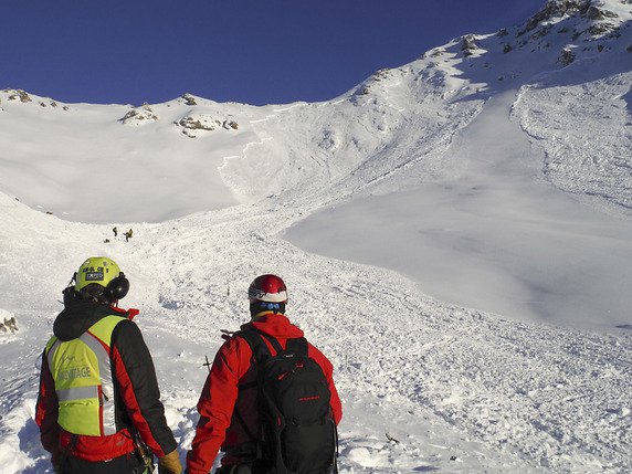 Le 5 janvier 2014, une avalanche a emporté et tué quatre randonneurs à ski dans la région du Val d'Hérens (VS) (archives). © KEYSTONE/POLICE CANTONALE VALAIS