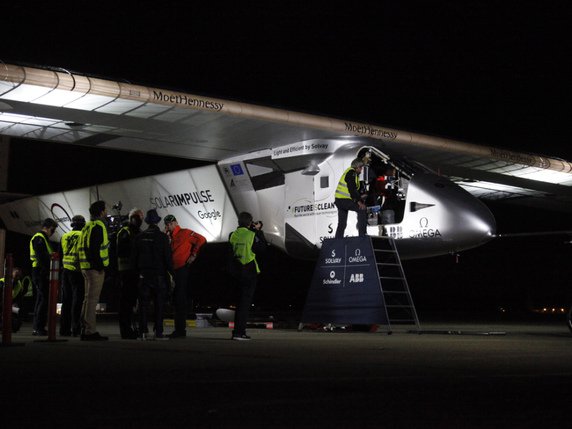 L'avion Solar Impulse était piloté par André Borschberg. © KEYSTONE/AP Bay Area News Group/KARL MONDON
