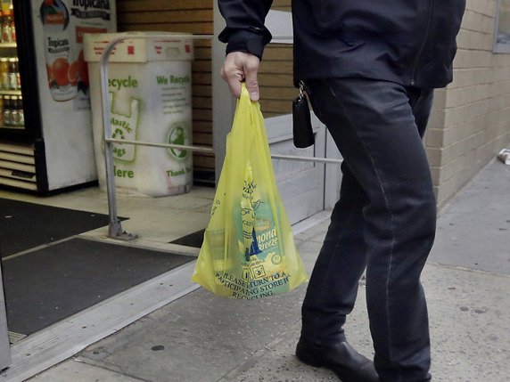 Les New-Yorkais jettent 9,37 milliards de sacs en plastique chaque année (archives). © KEYSTONE/AP/RICHARD DREW
