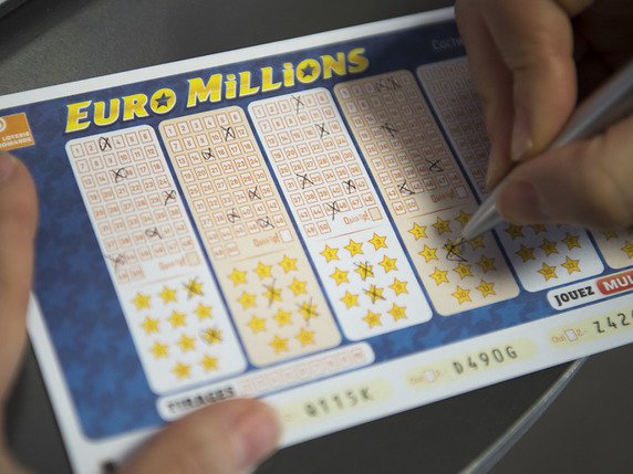Lors du prochain tirage, vendredi, le jackpot sera de 79 millions de francs (archives). © KEYSTONE/LAURENT GILLIERON