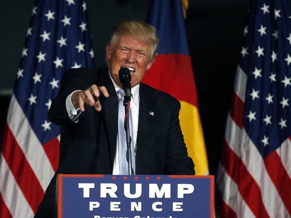 Donald Trump a poursuivi sa campagne vendredi à Denver, dans le Colorado © KEYSTONE/AP/BRENNAN LINSLEY