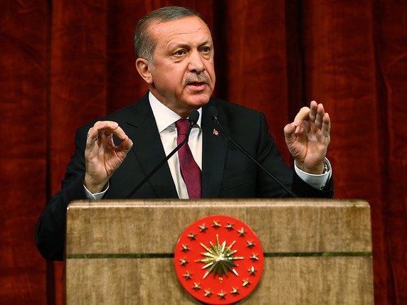 Le président turc Recep Tayyip Erdogan veut contrôler directement l'armée et le renseignement (archives). © KEYSTONE/AP/POOL