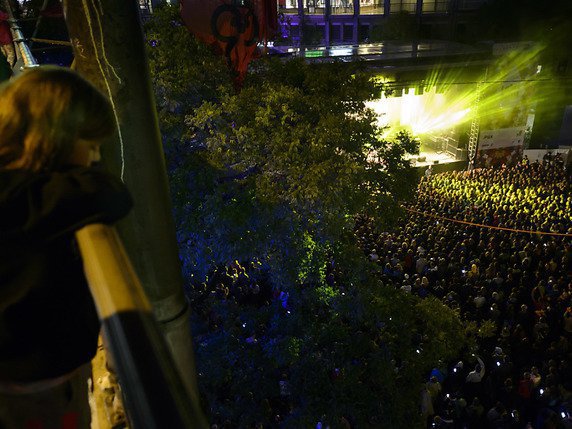 La foule pour le concert de Bastian Baker lors de l'édition 2014 de Label Suisse (archives). © KEYSTONE/LAURENT GILLIERON