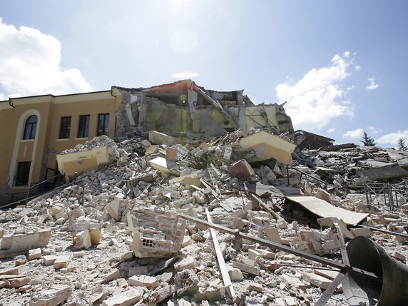 Des quartiers entiers de plusieurs villages ont été détruits par le séisme, comme sur le cliché à Accumoli. © KEYSTONE/AP/ANTONIO CALANNI
