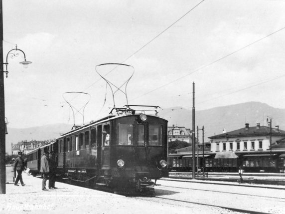 La ligne Berne-Soleure fêtait dimanche son centenaire. Ici l'un des premiers trains qui a circulé sur cette voie métrique. © RBS-Archives