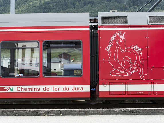 La voiture est entrée en collision avec un train des Chemins de fer du Jura près de Tavannes (archives). © KEYSTONE/CHRISTIAN BEUTLER