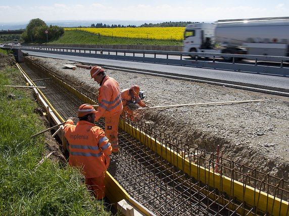 Le financement des infrastructures routières sera assuré par le fonds FORTA (archives). © KEYSTONE/JEAN-CHRISTOPHE BOTT