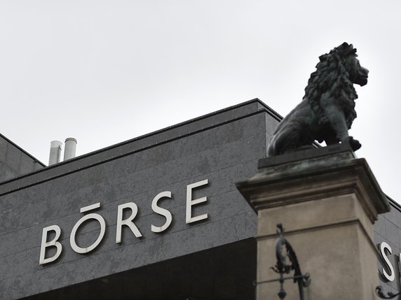 L'indice des valeurs vedettes de la Bourse suisse, le Swiss Market Index (SMI), a fini en recul de 0,53% à 7991,88 points (archives). © KEYSTONE/GAETAN BALLY