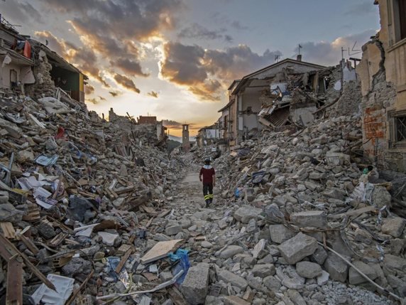 Cette secousse s'est produite légèrement au nord-est de la région d'Amatrice, où un séisme de magnitude 6,0 avait fait près de 300 morts le 24 août dernier (archives). © KEYSTONE/EPA ANSA/ALESSANDRO DI MEO