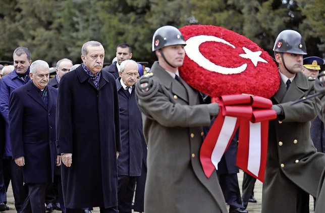 «Nous ne pouvons pas être prisonniers de 780 000 km2», a déclaré le président Erdogan lors des commémorations de la mort d’Atatürk. © Keystone
