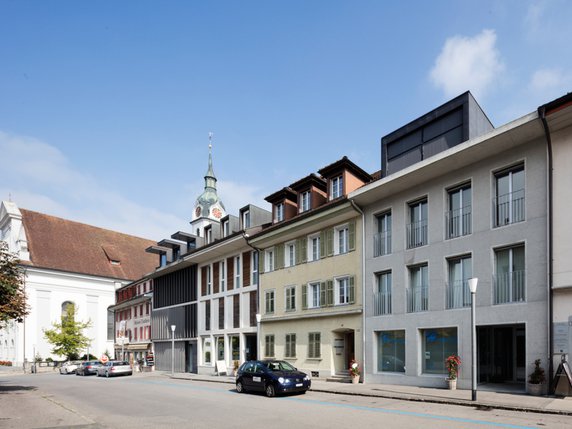 Le tissu urbain de Sempach (LU) a été préservé tout en permettant la construction de bâtiments nouveaux, salue Patrimoine suisse. © Keystone/GAETAN BALLY