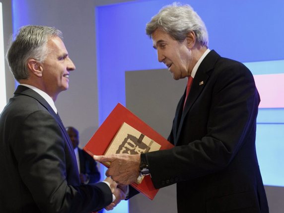 Le chef du DFAE Didier Burkhalter tient en grande estime son homologue américain John Kerry. © KEYSTONE/EPA KEYSTONE/LAURENT GILLIERON