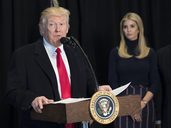 Les discours et les premiers décrets de Donald Trump sont particulièrement critiqués par Amnesty International (archives). © KEYSTONE/EPA UPI POOL/KEVIN DIETSCH / POOL