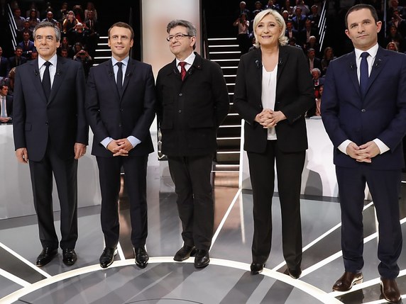 Les cinq candidats à la présidentielle française invités à débattre sur TF1. © KEYSTONE/EPA AFP POOL/PATRICK KOVARIK / POOL