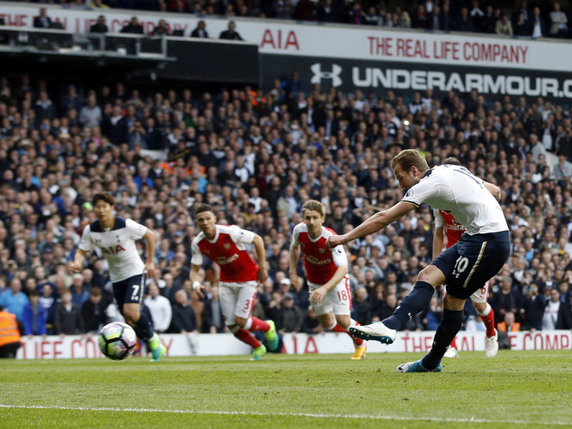 Le penalty transformé par Harry Kane © KEYSTONE/AP/ALASTAIR GRANT