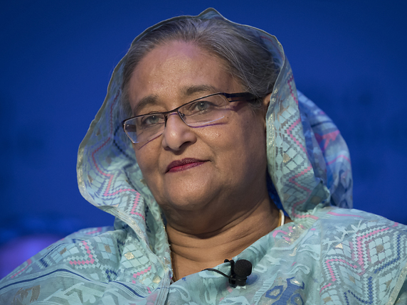La Première ministre du Bangladesh Sheikh Hasina, qui dirige le parti séculaire Awami League, a semblé soutenir les islamistes quand elle a critiqué récemment l'oeuvre, qualifiée de "ridicule". © KEYSTONE/GIAN EHRENZELLER