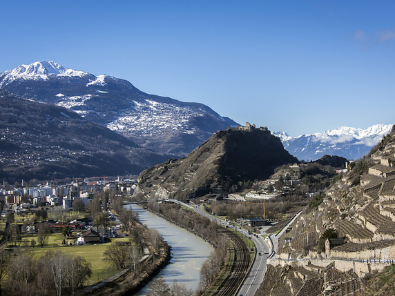 Sion et le Valais - Viège suit de près - ont une fois de plus affiché les températures records, samedi (archives). © KEYSTONE/OLIVIER MAIRE