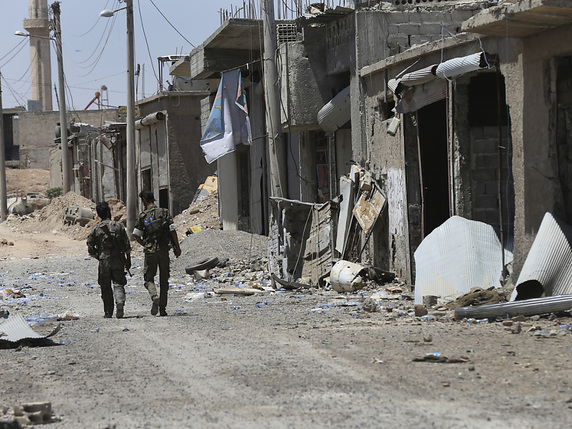 Les combattants kurdes et arabes contrôlent de nombreux quartiers de Raqqa. © KEYSTONE/AP/HUSSEIN MALLA