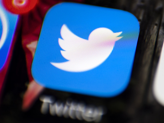 Twitter est régulièrement accusé de servir de plate-forme à des contenus choquants ou litigieux (archives). © KEYSTONE/AP/MATT ROURKE