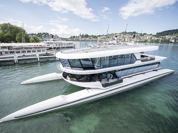 Le nouveau bateau de la compagnie de navigation du lac des Quatre-Cantons a coûté 6 millions de francs. © KEYSTONE/URS FLUEELER