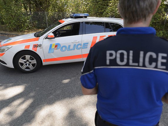 Le police genevoise est intervenue tôt dimanche matin dans le quartier des Eaux-Vives qui a été réveillé par des coups de feu (image d'illustration). © KEYSTONE/MARTIAL TREZZINI