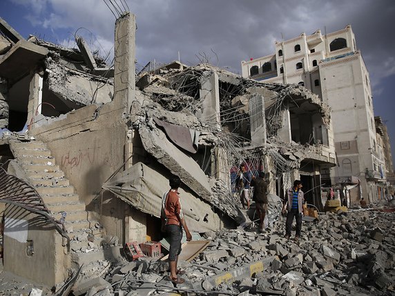 Un cessez-le-feu unilatéral décrété par la coalition menée par les Saoudiens fait suite à une escalade des combats au Yémen, malgré l'appel de l'ONU à une cessation immédiate des combats pour protéger de la pandémie les civils (archives). © KEYSTONE/AP/Hani Mohammed