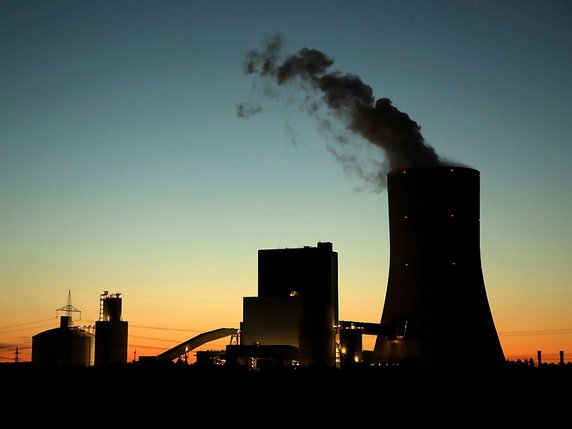Les militants anti-charbon souhaitent ériger Datteln 4 en symbole de ce qu'ils considèrent comme une hypocrisie gouvernementale. © KEYSTONE/EPA/FRIEDEMANN VOGEL