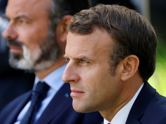Le président français Emmanuel Macron va désormais travailler avec un nouveau Premier ministre, Jean Castex, en remplacement d'Edouard Philippe. © KEYSTONE/EPA/CHRISTIAN HARTMANN / POOL
