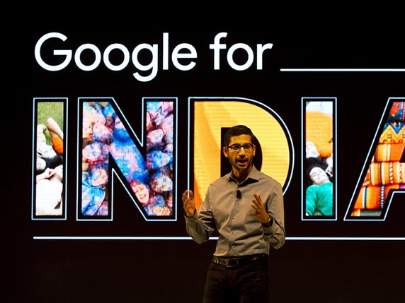 À travers des investissements et partenariats, Google ambitionne notamment de faciliter l'accès à l'information sur internet dans les langues indiennes aux quelque 1,3 milliard d'habitants du sous-continent. (archives) © KEYSTONE/AP/SAURABH DAS