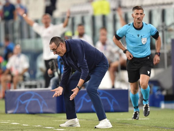 L'entraîneur de la Juventus Maurizio Sarri a beau gesticuler, ses joueurs se feront éliminer par Lyon. © KEYSTONE/EPA/ALESSANDRO DI MARCO