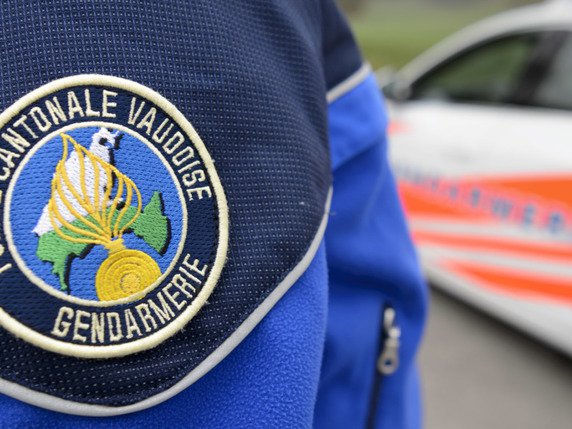 Trois cambrioleurs ont pu être arrêtés à Cugy (VD) avec le concours de patrouilles de la police cantonale vaudoise. © KEYSTONE/LAURENT GILLIERON