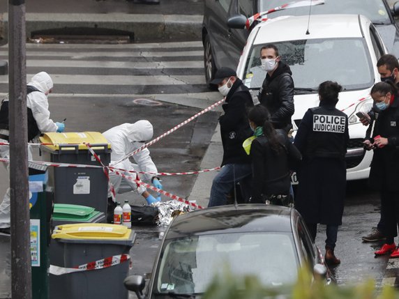 Une attaque au hachoir près des anciens locaux de Charlie Hebdo a fait deux blessés vendredi à Paris (archives). © KEYSTONE/AP/Thibault Camus