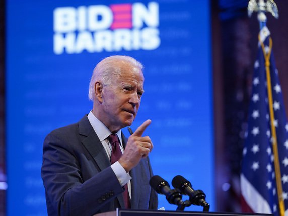 Joe Biden publie ses impôts de 2019, juste avant le débat contre Trump (archives). © KEYSTONE/AP/Andrew Harnik