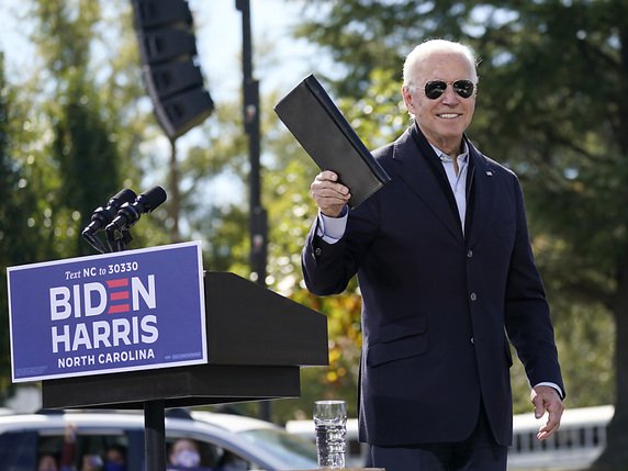 Le candidat démocrate Joe Biden était lui en campagne à Durham, en Caroline du Nord. © KEYSTONE/AP/Carolyn Kaster