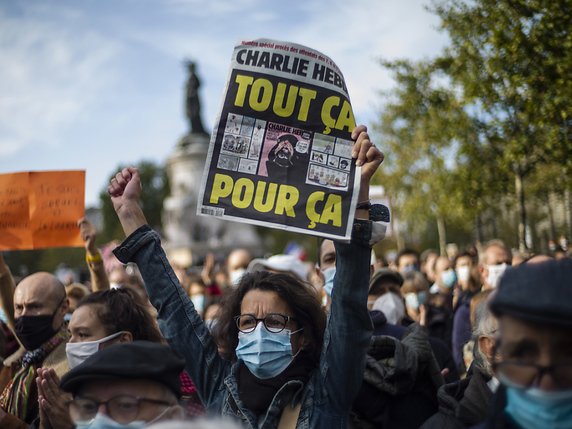 L'émotion provoquée par l'attentat n'a pas faibli en France. © KEYSTONE/EPA/YOAN VALAT