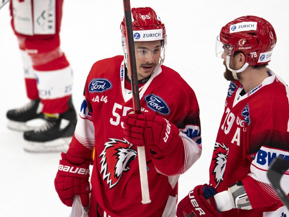 Charles Hudon, à gauche, a été décisif avec deux buts © KEYSTONE/LAURENT GILLIERON