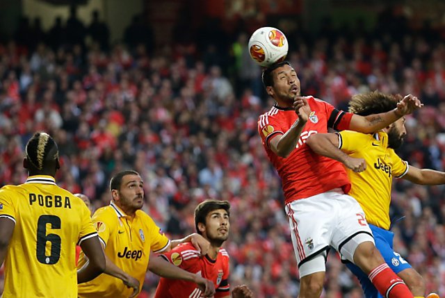 Garay inscrit le 1-0 pour Benfica