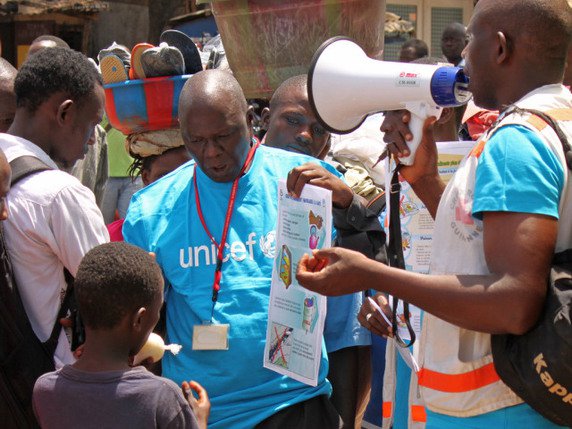 des membres d'UNICEF font de la prévention contre l'Ebola(archives)