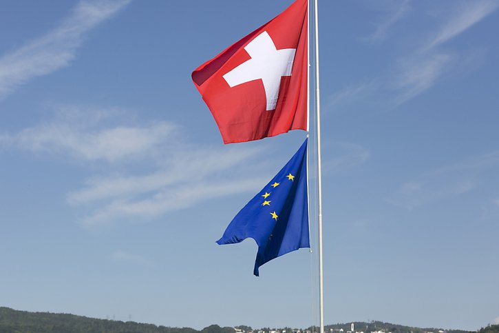 Les Suisses ne sont pas favorables à une adhésion à l'UE, selon un sondage (archives). © KEYSTONE/GAETAN BALLY