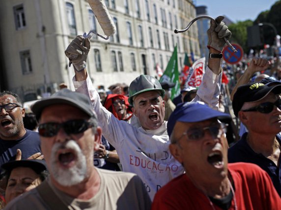 Des syndicalistes dans les rues de Lisbonne le 10 juillet dernier