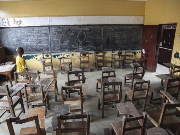 Une classe vide au Libéria après l'annonce de fermeture des écoles