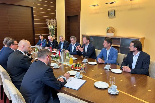 Mondial 2026: Une délégation fribourgeoise en visite officielle en République tchèque