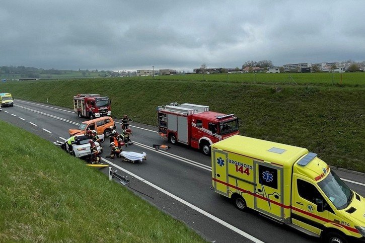 La Tour-de-Trême: Collision frontale sur la H189