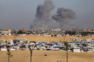 Israël déploie des chars à Rafah, négociations sur une trêve