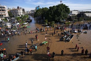 L'aide afflue au Brésil avant de nouvelles pluies
